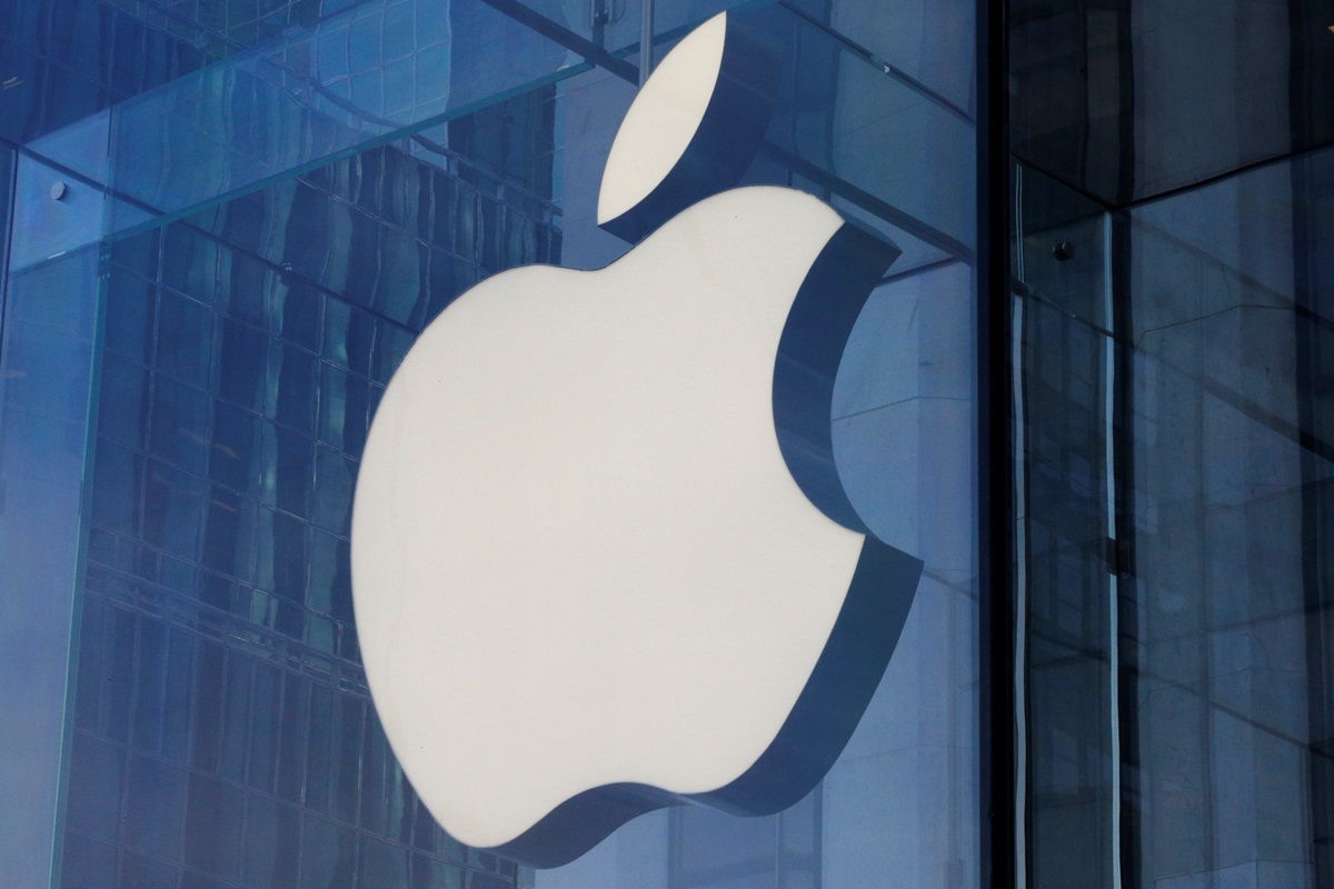 Новини бізнесу - Apple перевезла 600 тонн iPhone з Індії до США через мита Трампа - ЗМІ
