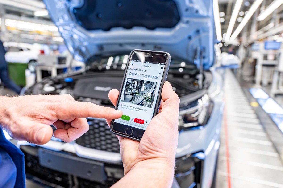 Авто новини - BMW починає використання штучного інтелекту для перевірки якості авто