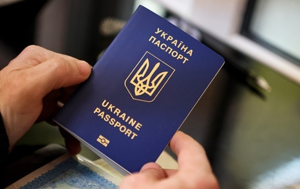 Новини України - Чоловікам за кордоном не оформлять паспорт без військового обліку - МВС