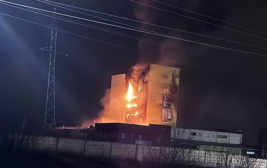 Новини України - Дрони СБУ вночі атакували завод у Росії - ЗМІ