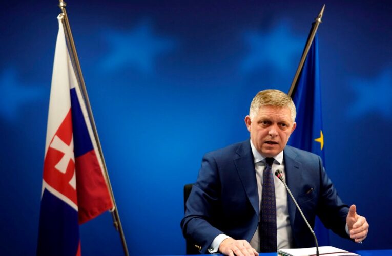 Фіцо планує поїхати в Москву, попри перестороги ЄС