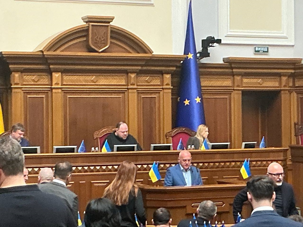 Новини України - Новий нардеп від Слуги народу склав присягу у Раді