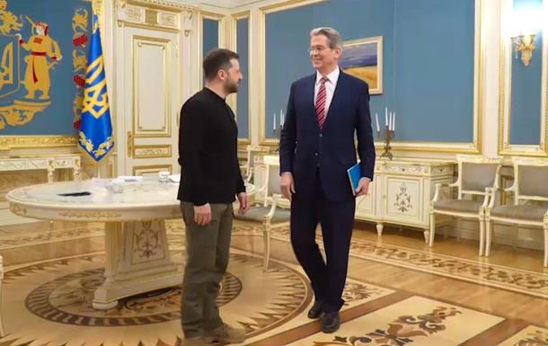 “Припиніть стукати пальцем”: Зеленський розповів про переговори з Бессентом