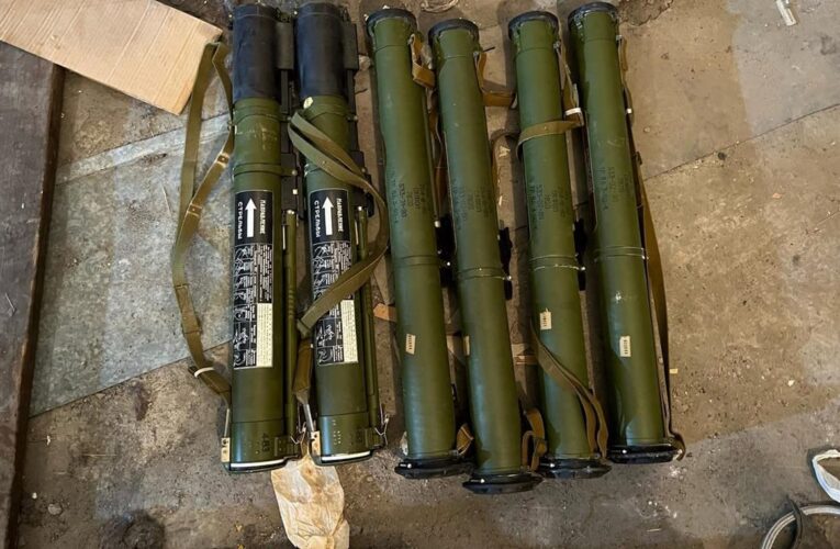 У Києві виявили великий сховок зі зброєю