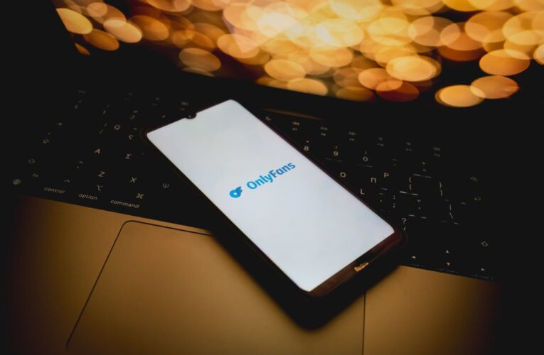 Українські моделі OnlyFans заробили понад 100 млн доларів