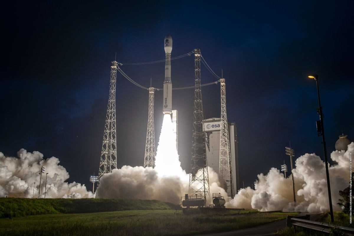 Технології - Європейська ракета Vega-C запустила на орбіту науковий супутник