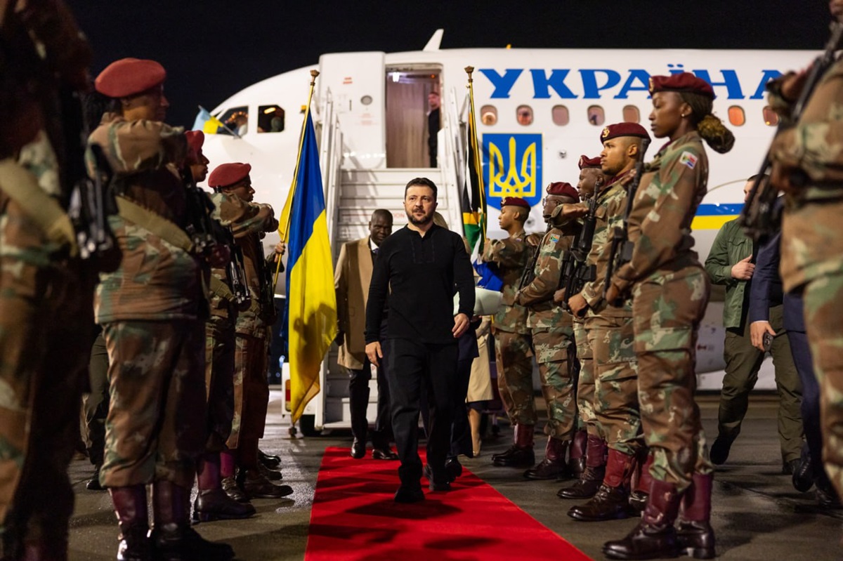 Новини України - Зеленський прибув у ПАР з робочим візитом