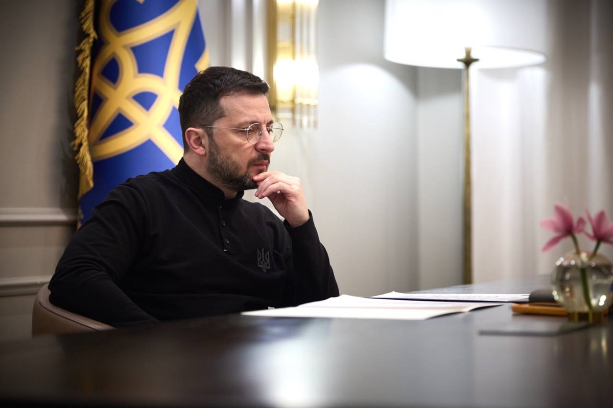 Новини України - Зеленський заслухав доповіді СЗР і СБУ
