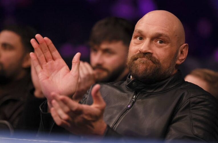 Менеджер Ф’юрі: Тайсон підготується до третього бою з Усиком