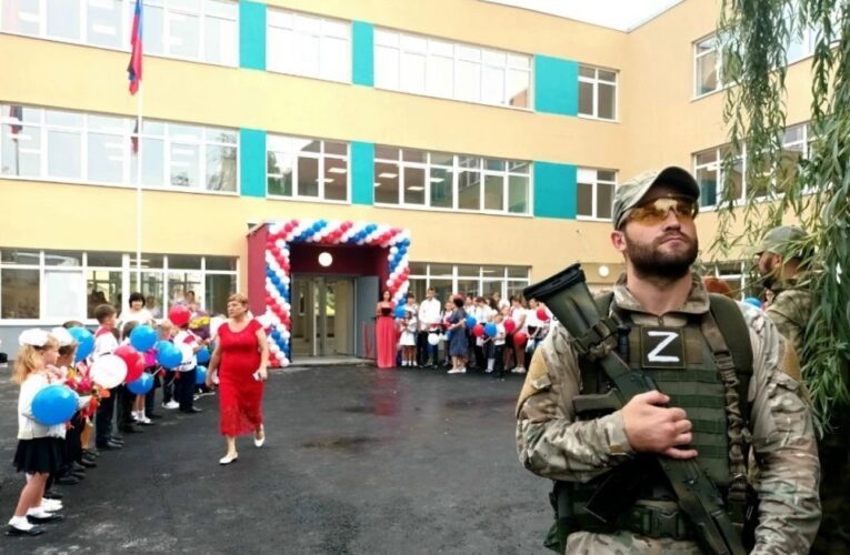 Росіяни на окупованій Луганщині закриють понад 100 шкіл – ОВА