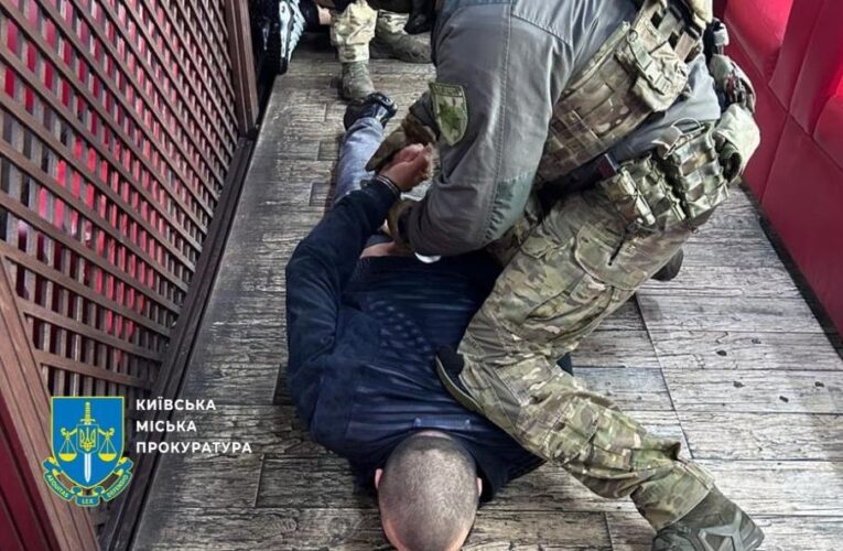 У Києві поранили іноземця під час пограбування – підозрюваних затримали