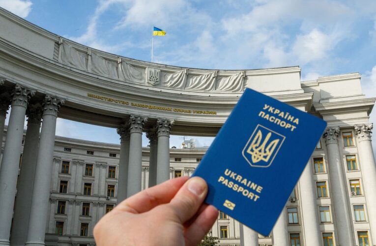 У Раді пропонують дозволити виїзд за кордон чоловікам до 23-24 років
