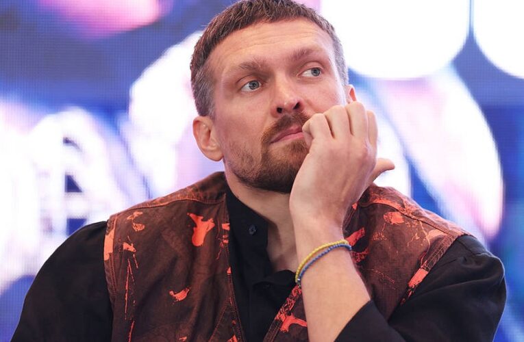 Усик вирішує, хто переважить для останнього бою в рингу