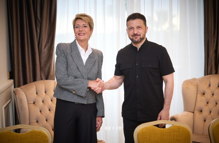 Зеленський обговорив з президенткою Швейцарії тиск на РФ
