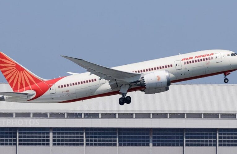 Акції Boeing впали на на 8% після катастрофи літака в Індії