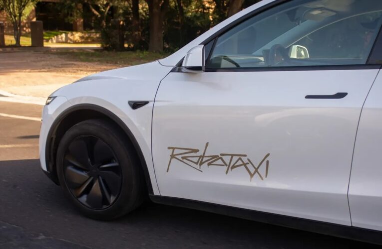 Акції Tesla зросли на 8% після запуску роботаксі у Техасі