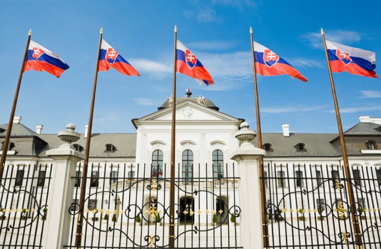 Парламент Словаччини ухвалив проросійську резолюцію