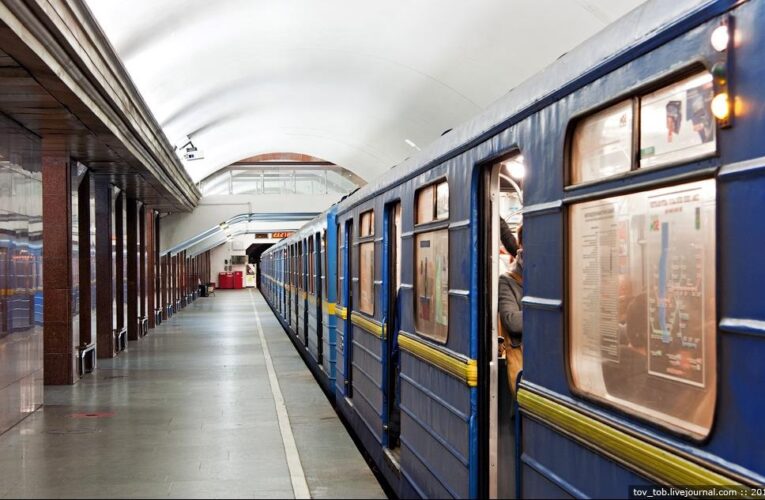 У Києві тимчасово зачинили центральну станцію метро