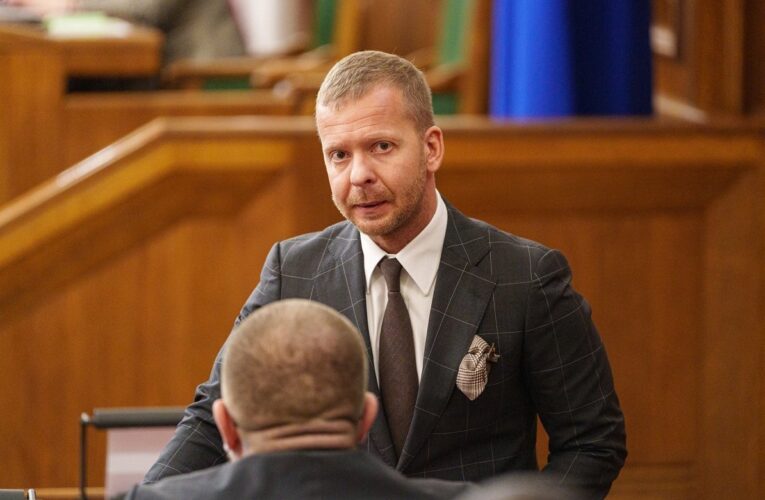 У Латвії затримали проросійського депутата Рослікова