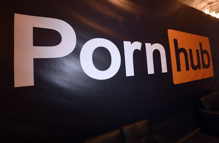 Влада Франції відповіла Pornhub на заяву щодо намірів покинути країну