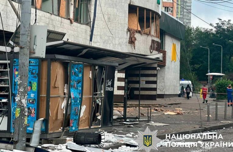 У Києві станція метро Лукʼянівська частково відновила роботу після атаки РФ