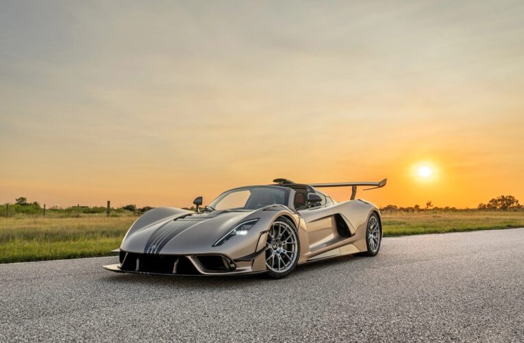 Американська Hennessey представила гіперкар Venom F5 Revolution LF