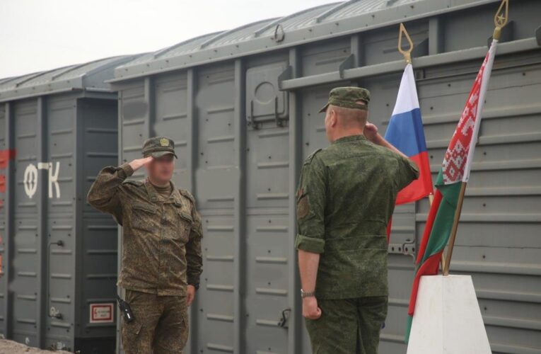 Росія почала перекидати війська до Білорусі