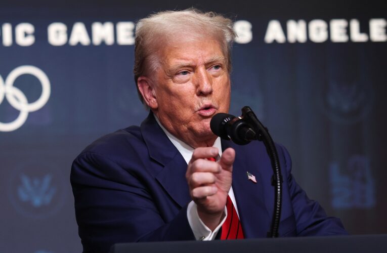 Санкції проти РФ: Трамп сказав, коли буде рішення