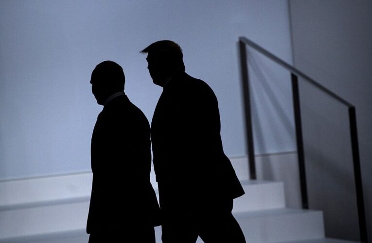 Тільки перекладачі. Переговори Трампа з Путіним